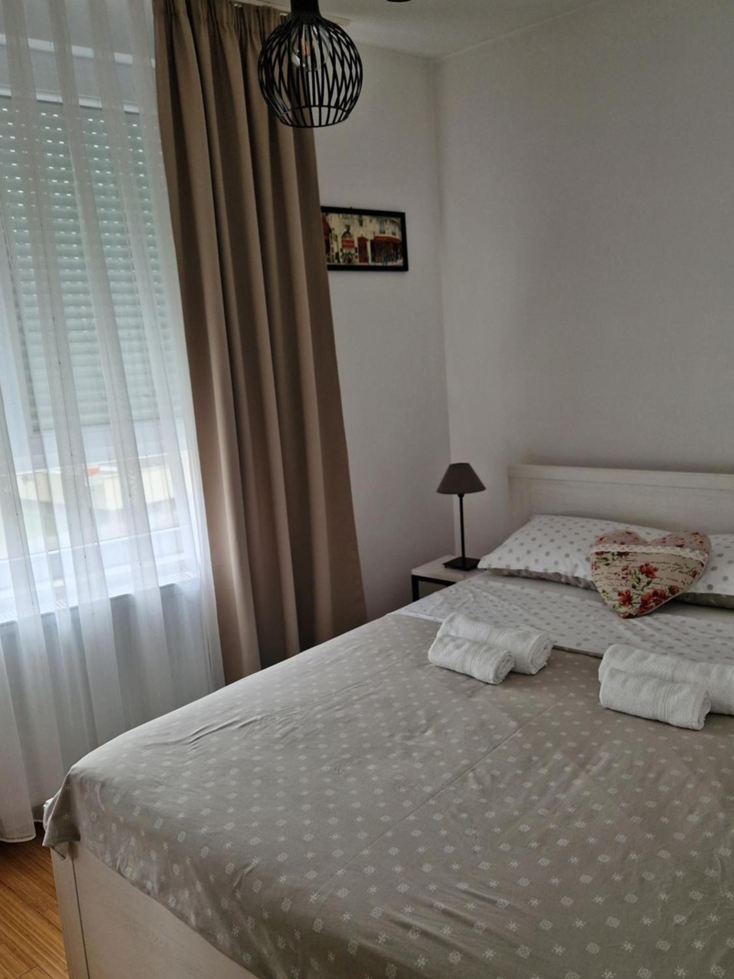 Apartment Rose Sesvete Buitenkant foto